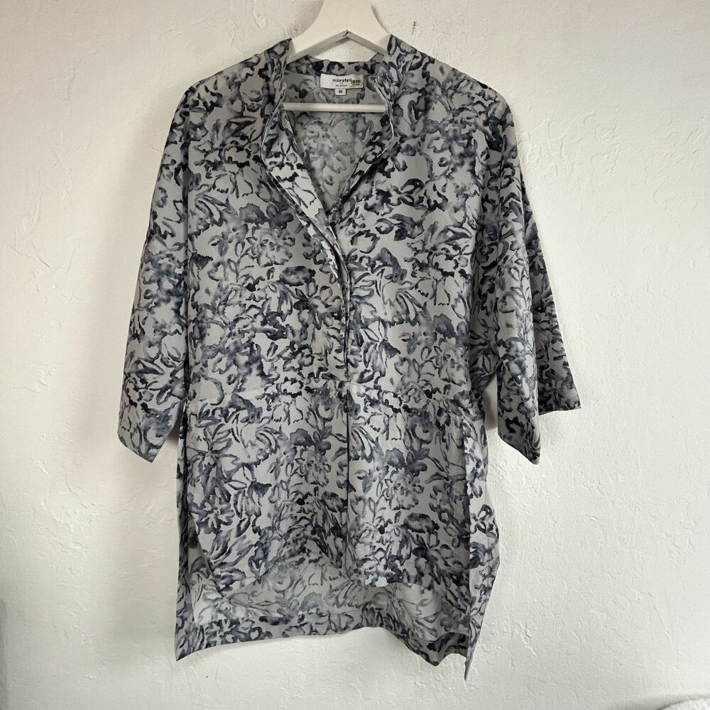 Victor Alfaro Collective Floral Print Button Up Shirt XS Gray/Black Short Sleeve